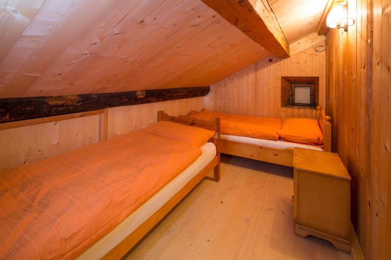 Отель Gasthaus Alpenrose Juf Экстерьер фото